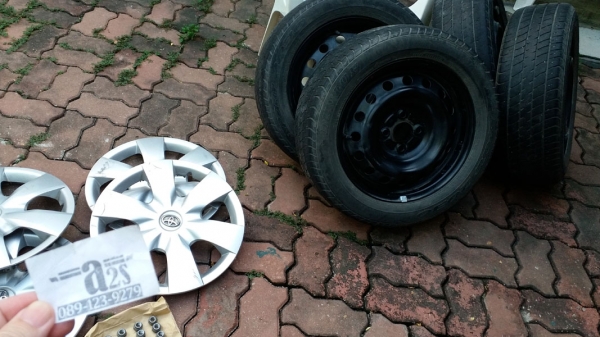 ขายล้อกะทะ+ยาง ปลดจาก yaris 2012 ขายล้อกะทะ+ยาง ปลดจาก yaris 2012