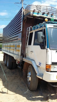 ขายไอ้หลง 10 ล้อดั้ม เพลาเดียว FN516M เครื่อง 6D16 195 แรงม้า คัสซีสวยตลอดเส้น เบรคทิฟฟี่ พาวเวอร์ ทะเบียนเต็มพร้อมโอน