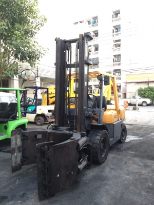 ขายรถยกโฟร์คลิฟท์  TCM 4ตัน  ( หนีบกลม )