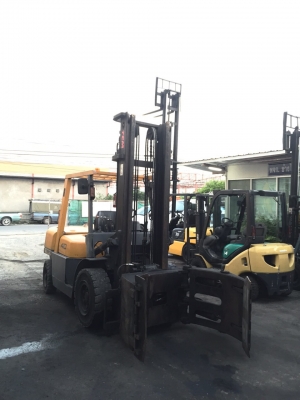 ขายรถยกโฟร์คลิฟท์ TCM 4ตัน ( หนีบกลม ) ขายรถยกโฟร์คลิฟท์ TCM 4ตัน ( หนีบกลม )