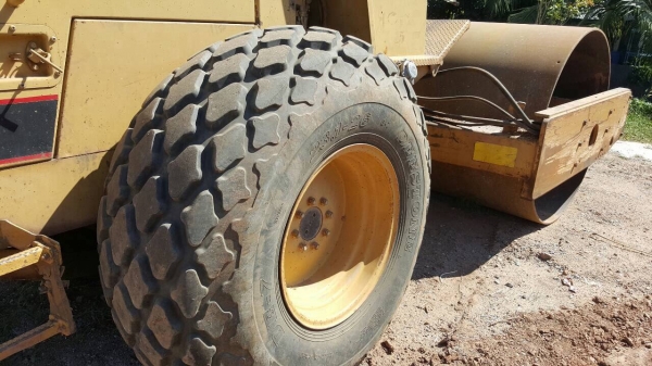 ขายแล้วครับ รถบดสั่นสะเทือน CAT CS-563 เอกสารเล่มทะเบียนครบ รถสวยพร้อมใช้