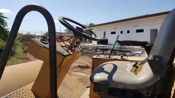 ขายแล้วครับ รถบดสั่นสะเทือน CAT CS-563 เอกสารเล่มทะเบียนครบ รถสวยพร้อมใช้