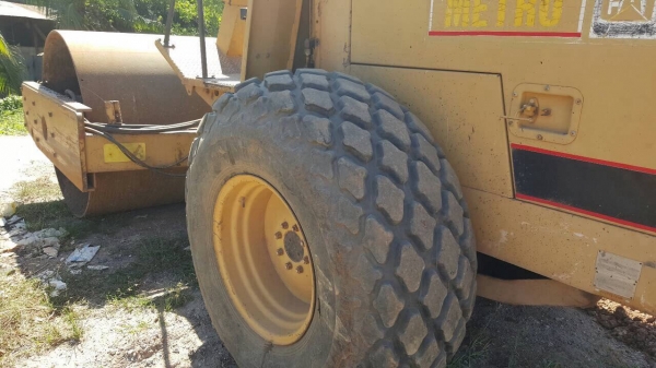 ขายแล้วครับ รถบดสั่นสะเทือน CAT CS-563 เอกสารเล่มทะเบียนครบ รถสวยพร้อมใช้