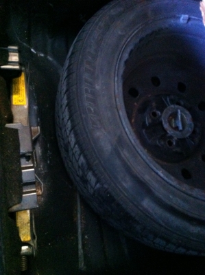 Nissan ซันนี่ นีโอ นอกในเนียบ