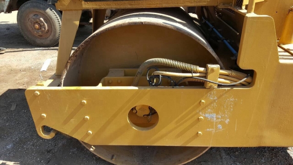 ขาย รถบดสั่นสะเทือน หน้า-หลัง เบรคดาวน์ DYNAPAC CC42A 4X4 เอกสารเล่มทะเบียนครบ รถพร้อมใช้ ซื้อไปใช้รับรองไม่ผิดหวังครับ ราคาต่อรองได้