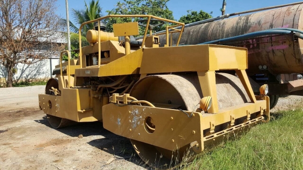 ขาย รถบดสั่นสะเทือน หน้า-หลัง เบรคดาวน์ DYNAPAC CC42A 4X4 เอกสารเล่มทะเบียนครบ รถพร้อมใช้ ซื้อไปใช้รับรองไม่ผิดหวังครับ ราคาต่อรองได้