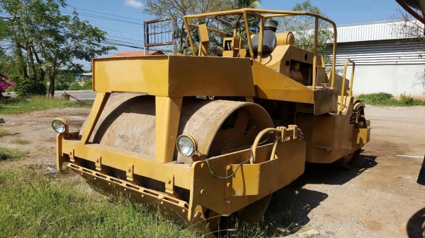 ขาย รถบดสั่นสะเทือน หน้า-หลัง เบรคดาวน์ DYNAPAC CC42A 4X4 เอกสารเล่มทะเบียนครบ รถพร้อมใช้ ซื้อไปใช้รับรองไม่ผิดหวังครับ ราคาต่อรองได้