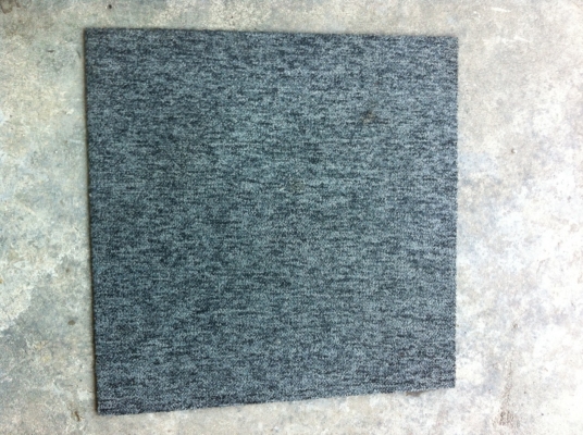 แผ่นพรมหนาทำความสะอาดง่าย  ปูพื้น , ปูผนังป้องกันเสียงสะท้อนได้ ด้านหลังเป็นยางหนา