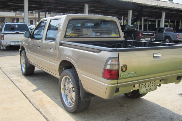 โรดิโอ 4 ประตูโฟร์วิวล์ไดว์ฟ โรดิโอ 4 ประตูโฟร์วิวล์ไดว์ฟ