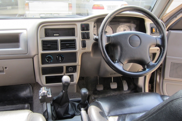 โรดิโอ 4 ประตูโฟร์วิวล์ไดว์ฟ โรดิโอ 4 ประตูโฟร์วิวล์ไดว์ฟ