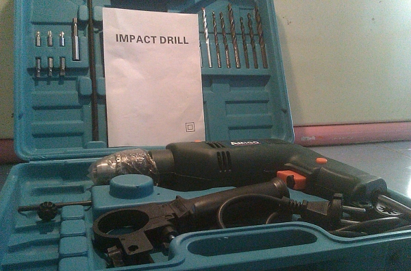 ชุดสว่านกระแทก 13mm ครบกล่อง ใหม่เอีี่ยม