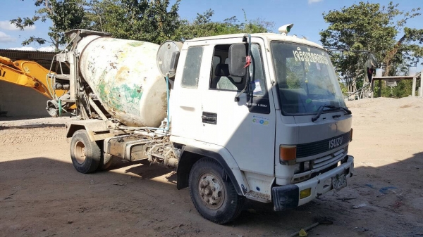 ขายรถโม่ปูน 3 คิว 6 ล้อ ISUZU ROCKY เครื่อง 6BG1 175 แรงม้า คัสซีสวยตลอดเส้น เบรคทิฟฟี่ พวงมาลัยพาวเวอร์ เอกสารเล่มทะเบียนพร้อมโอน