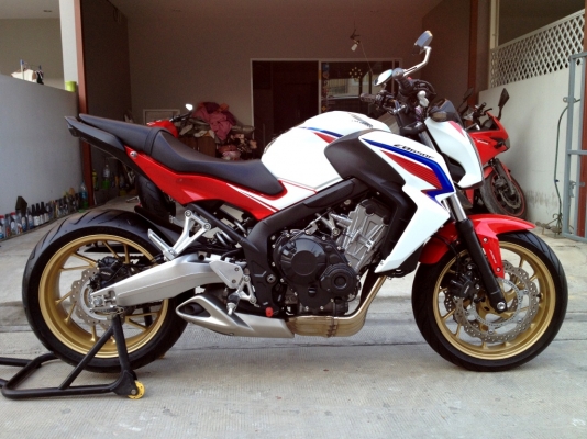 ((ดาวน์ 58000))ขาย CB650f ปี2014 TRI-Color วิ่ง6xxx km ราคา248000 บาท(รับเทริ์น)
