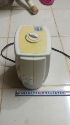 ฮีตเตอร์เป่าลมร้อน LIFELEX ให้ความอบอุ่นในห้องในบ้านแบบตั้งพื้น ไม่มีแสงให้รบกวนการพักผ่อน