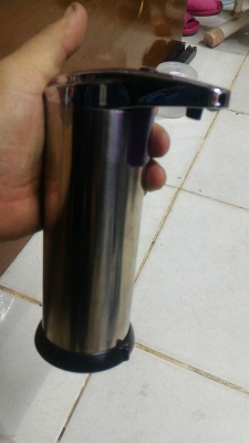 เครื่องจ่ายของเหลวระบบอัตโนมัติ แค่ใช้มือมารอที่จ่ายเครื่องจะจ่ายของเหลวออกมาให้