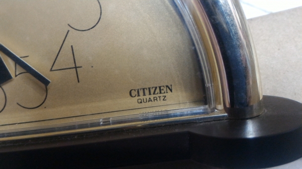 นาฬิกาตั้งโต็ะ CITIZEN ตัวค่อนข้างใหญ่ ของใหม่เก่าเก็บในกล่องอย่างดี ผลิตจากญี่ปุ่น