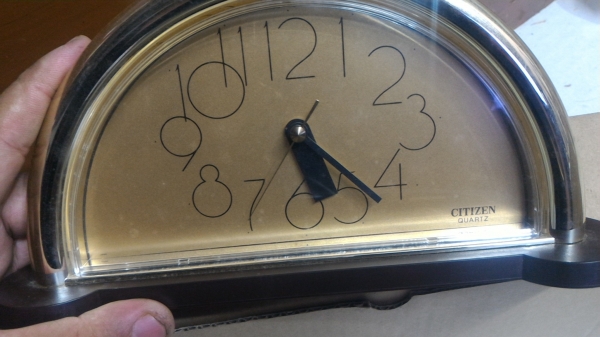 นาฬิกาตั้งโต็ะ CITIZEN ตัวค่อนข้างใหญ่ ของใหม่เก่าเก็บในกล่องอย่างดี ผลิตจากญี่ปุ่น