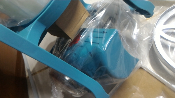 เครื่องทำน้ำแข็งใสเกล็ดหิมะของใหม่ เป็นแบบมือหมุน วัสดพลาติกอย่างดีที่ใช้กับอาหาร