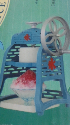 เครื่องทำน้ำแข็งใสเกล็ดหิมะของใหม่ เป็นแบบมือหมุน วัสดพลาติกอย่างดีที่ใช้กับอาหาร