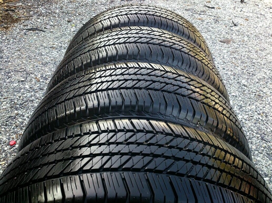 ขายยาง บริดสโตน 265/65R17  ปี14 ดอกยางเต็มสวยสดไม่มีปะ จำนวน 1 ชุด 7900