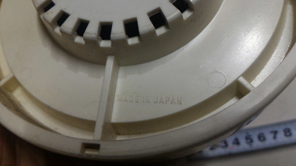 เครื่องวัดอุณหภูมิและความชื่นแบบติดผนัง ไม่ใช้ไฟฟ้า บอกค่าต่างบนหน้าปัด