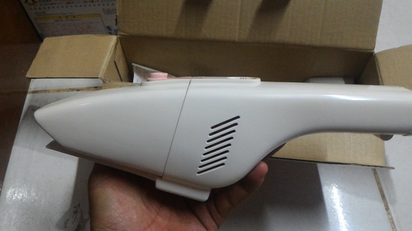 เครื่องดูดฝุ่นแบบพกพา TWIN  BIRD เป็นของใหม่ ใช้พลังงานจากถ่าน 4 ก้อน