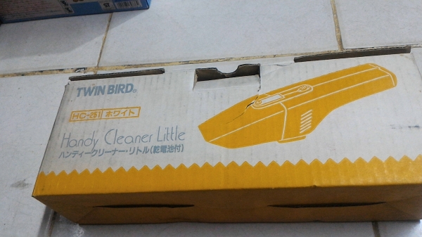 เครื่องดูดฝุ่นแบบพกพา TWIN  BIRD เป็นของใหม่ ใช้พลังงานจากถ่าน 4 ก้อน