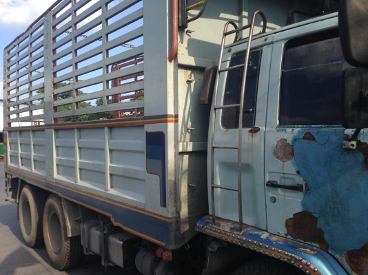 ขายรถ 10 ล้อ อีซูซุ คัซซี่ JCM เครื่อง 175 แรง เพลาเดียว เบรกทิฟฟี่ เพลาหลังจัมโบ้