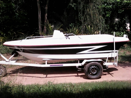 เรือ14ฟุตพล้อมเทลเล่อ