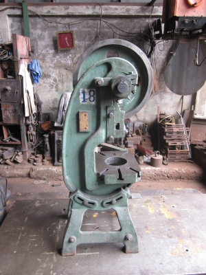 เครื่องปั๊มข้อเสือ