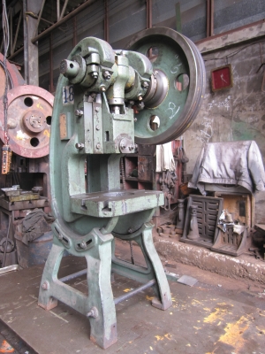 เครื่องปั๊มข้อเสือ