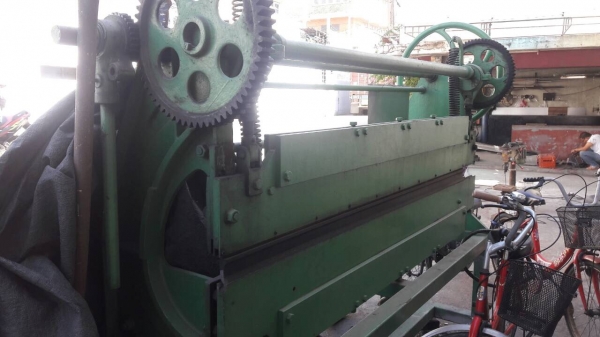 ขายเครื่องพับมือหมุน7ฟุตพับได้1.5มิลญี่ปุ่นพร้อมใช้ราคาถูก