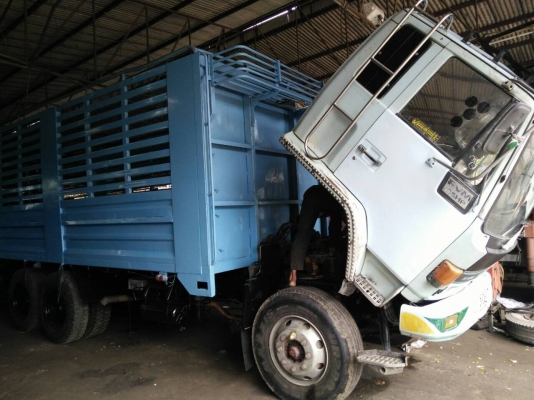 10ลัอเพลาเดียวร็อคกี้..195แรง Isuzu. FVM32MM-3001672 เครื่อง 6HE1