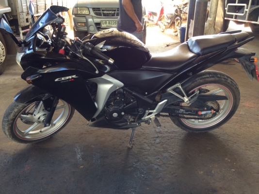 ขาย HONDA CBR 250 สภาพเดิมๆ เอกสารครบ ใช้งานน้อยคับ ไม่มีเวลาขี่