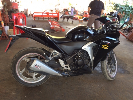 ขาย HONDA CBR 250 สภาพเดิมๆ เอกสารครบ ใช้งานน้อยคับ ไม่มีเวลาขี่