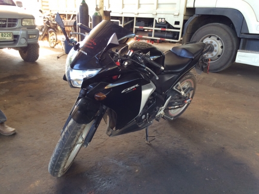 ขาย HONDA CBR 250 สภาพเดิมๆ เอกสารครบ ใช้งานน้อยคับ ไม่มีเวลาขี่