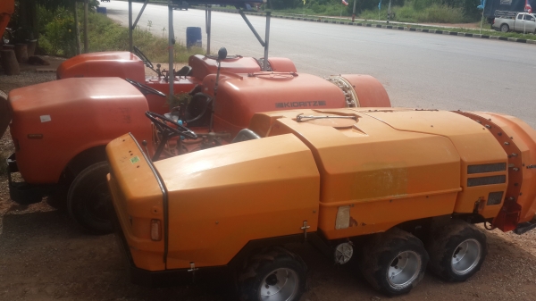 ขายด่วนรถพ่นยา ขนาด 600 ลิตร/ 1,000 ลิตร รถนอกแท้ ใช้งานได้เลย