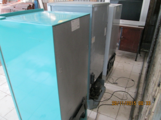 ตู้เย็นคอนโด   ตามรูปครับ   สภาพดีหนาแข็งแรง ขายถูกๆครับ