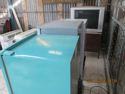 ตู้เย็นคอนโด   ตามรูปครับ   สภาพดีหนาแข็งแรง ขายถูกๆครับ