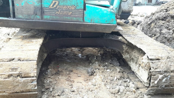 ขายรถแบคโฮ  KOBELCO  sk045 ติดลายหัวเจาะรถสวยพร้อมใช้(ใช้งานอยู่)ราคา555,000 090-772-3710 090-772-3708