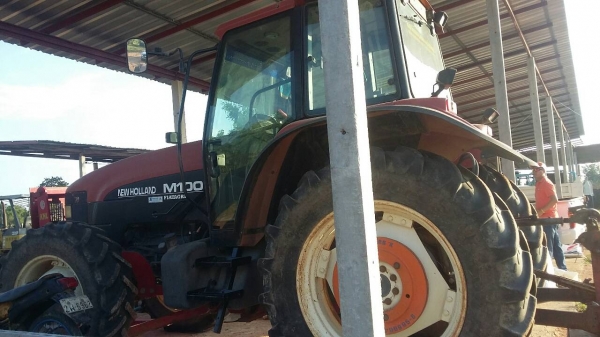 Newholland 790,000 บาท M100DT 4,500 ชั่วโมง (ใบมีด เครื่องตัด) เอกสารอินวอยท์ 090-772-3710 090-772-3708