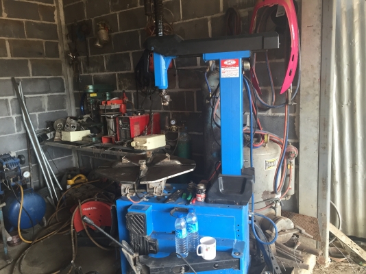 ขายเครื่องถอดยาง ล็อกลมใช้งานได้ปกติ39000