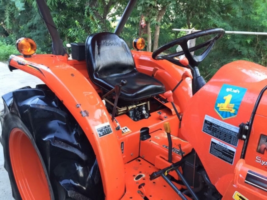 ขายรถไถคูโบต้า L3608 ทำงาน 800ชั่วโมง พร้อมอุปกรณ์ครบชุด สนใจโทร 081-9136451