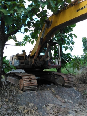 Komatsu Pc200-5 ขายตามสภาพ รถสตาร์ได้