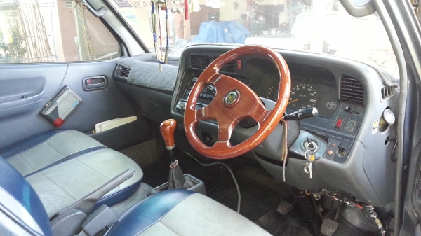 ขายรถตู้ toyota hiaec 215,000 มือแรก