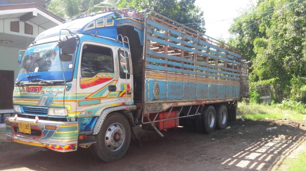 สิบล้อ อีซูซุ DEGA 230โบว์ ปี47 ช่วงยาว 7.50ม สภาพดีสวยพร้อมใช้ ^เอกสารลงเล่มแล้ว^ทะเบียนพร้อมโอน ราคา 725,000บ ต่อรองได้