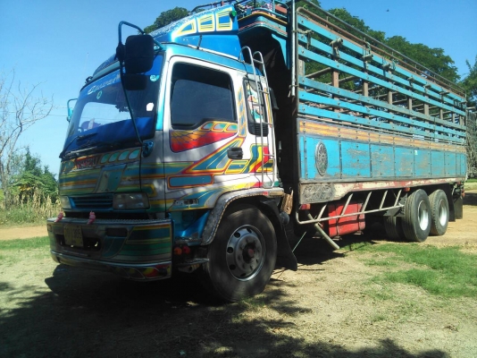 สิบล้อ อีซูซุ DEGA 230โบว์ ปี47 ช่วงยาว 7.50ม สภาพดีสวยพร้อมใช้ ^เอกสารลงเล่มแล้ว^ทะเบียนพร้อมโอน ราคา 725,000บ ต่อรองได้