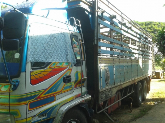 สิบล้อ อีซูซุ DEGA 230โบว์ ปี47 ช่วงยาว 7.50ม สภาพดีสวยพร้อมใช้ ^เอกสารลงเล่มแล้ว^ทะเบียนพร้อมโอน ราคา 725,000บ ต่อรองได้