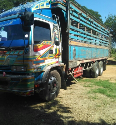 สิบล้อ อีซูซุ DEGA 230โบว์ ปี47 ช่วงยาว 7.50ม สภาพดีสวยพร้อมใช้ ^เอกสารลงเล่มแล้ว^ทะเบียนพร้อมโอน ราคา 725,000บ ต่อรองได้