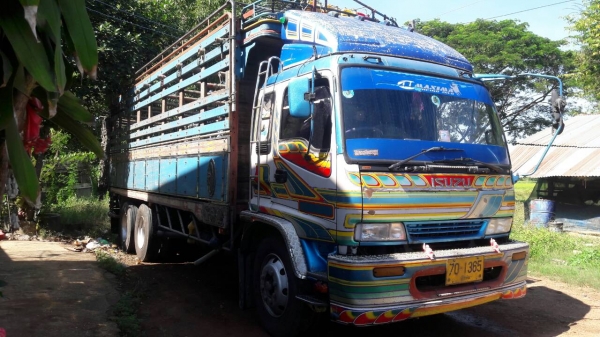 สิบล้อ อีซูซุ DEGA 230โบว์ ปี47 ช่วงยาว 7.50ม สภาพดีสวยพร้อมใช้ ^เอกสารลงเล่มแล้ว^ทะเบียนพร้อมโอน ราคา 725,000บ ต่อรองได้